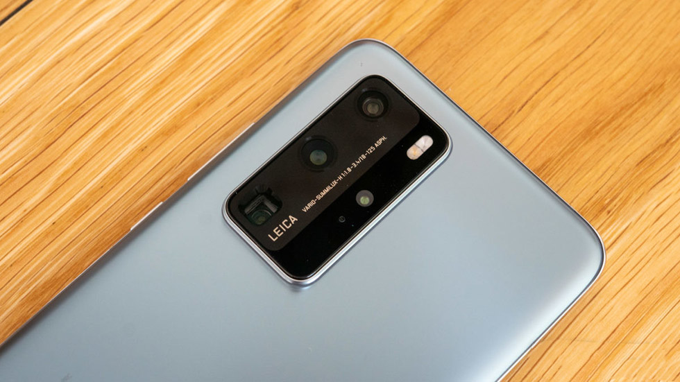 Huawei emitió una foto en una costosa "DSLR" para una imagen en su teléfono inteligente.  De nuevo