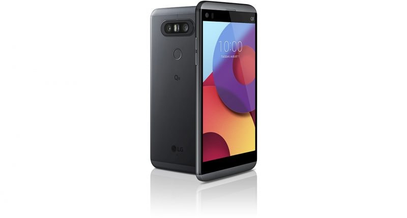 LG Q8 ufficiale: niente FullVision, ma due display e due fotocamere principali (video)