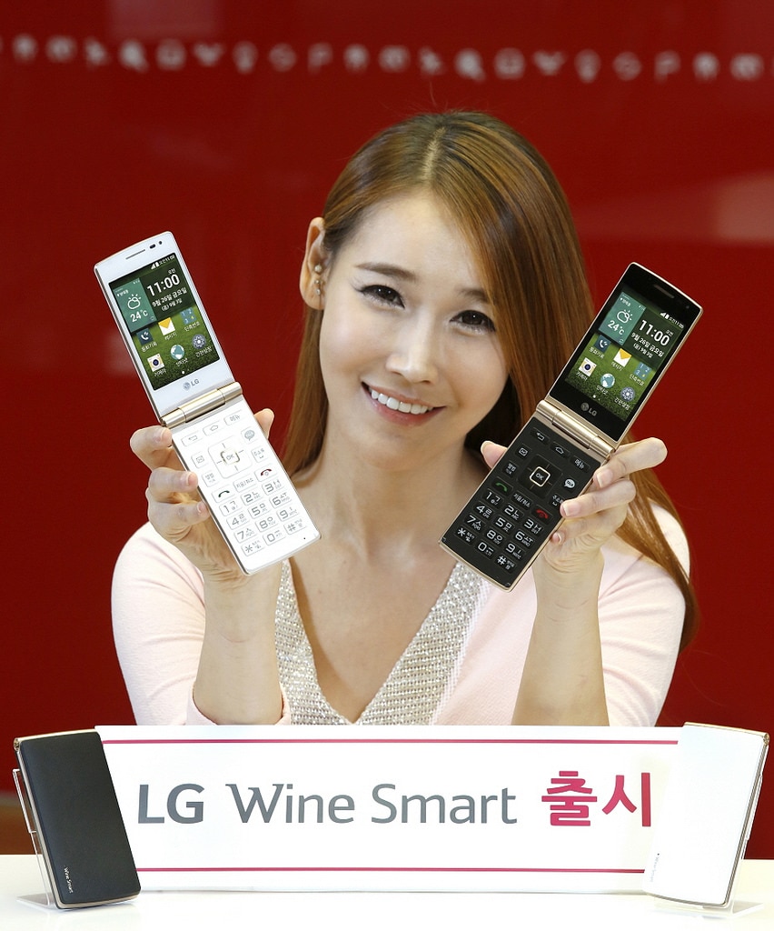 LG Wine Smart es el primer teléfono inteligente tipo clamshell de LG (fotos y videos)