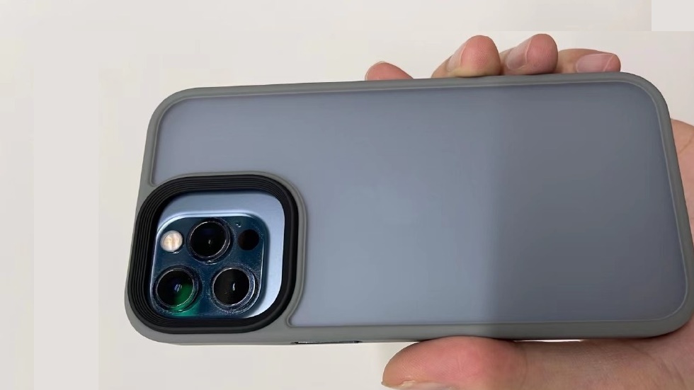 La cámara del iPhone 13 Pro va a ser enorme, solo mira las carcasas