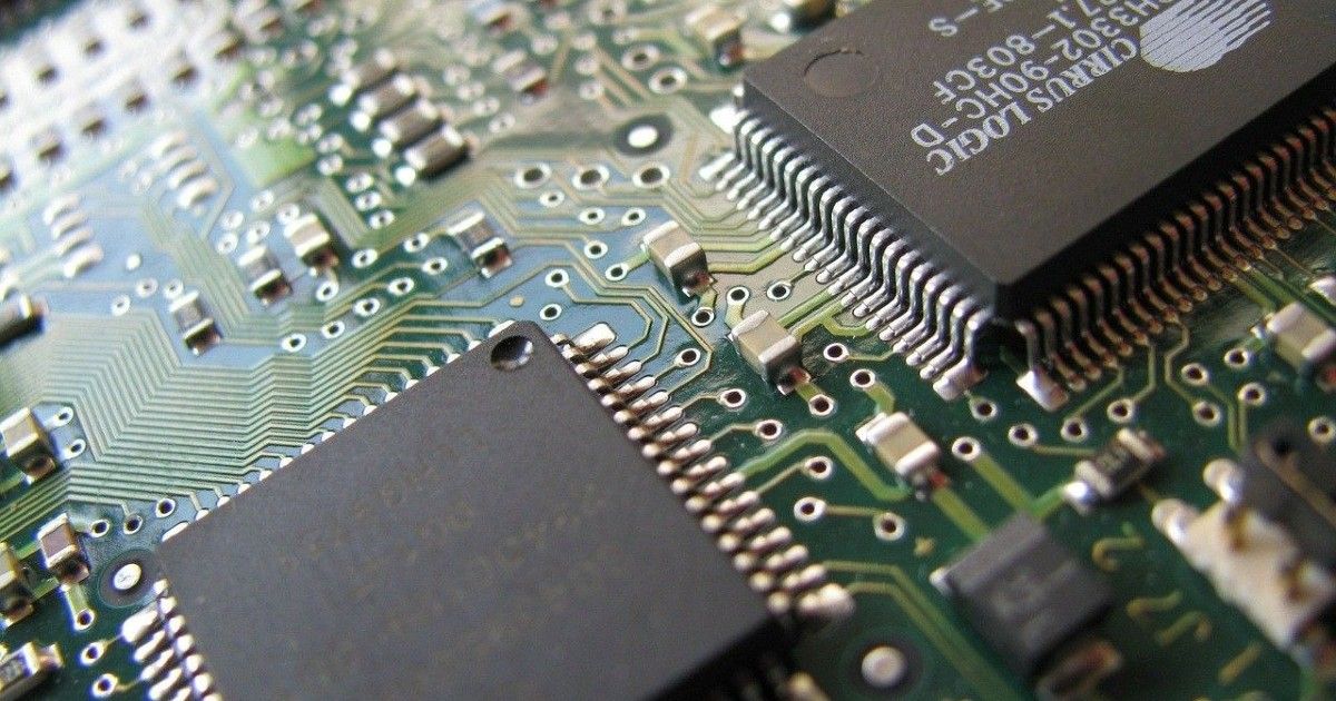 La escasez global de chips podría mejorar para las computadoras portátiles al final ...