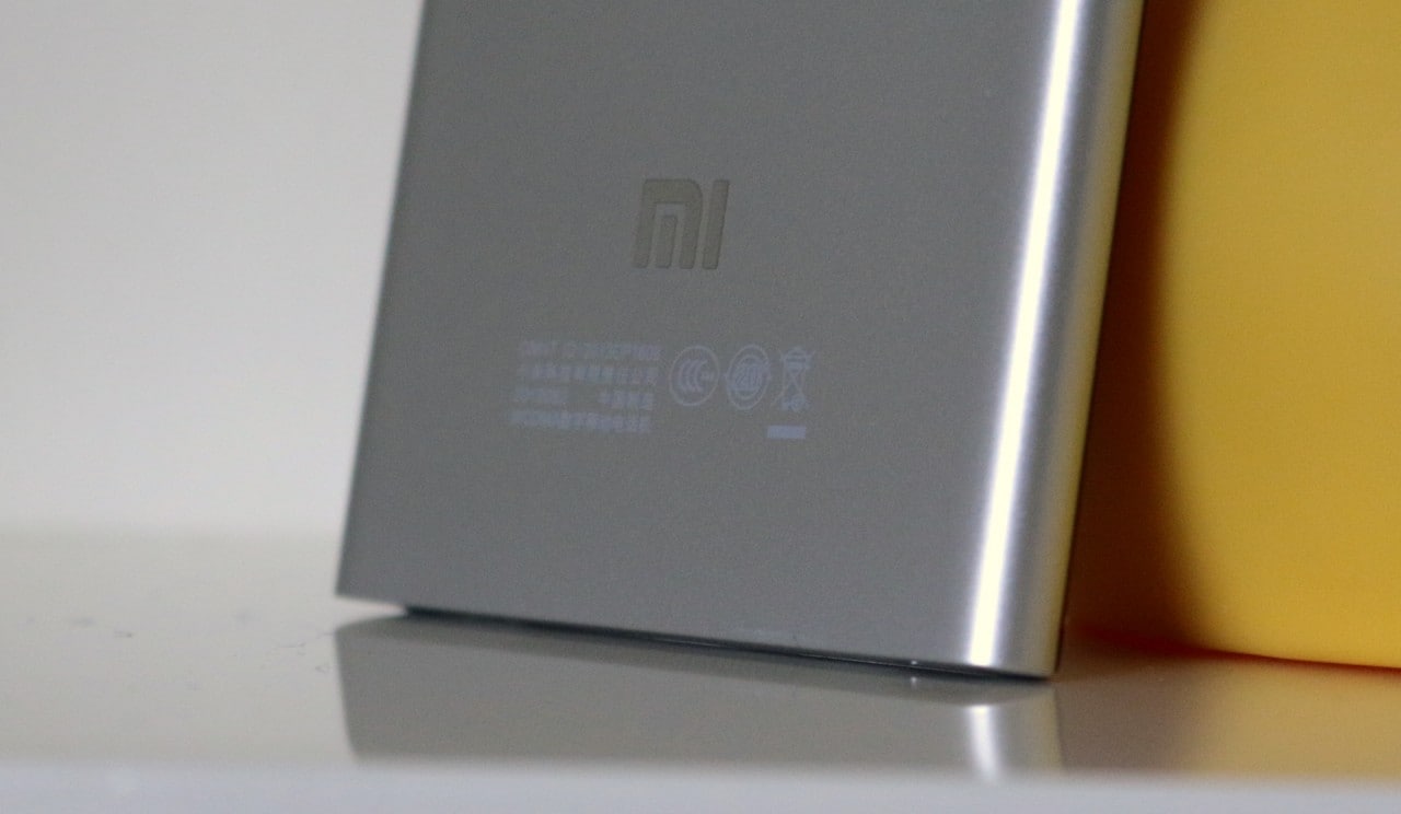 Xiaomi Redmi Note 2 muestra su cuerpo metálico