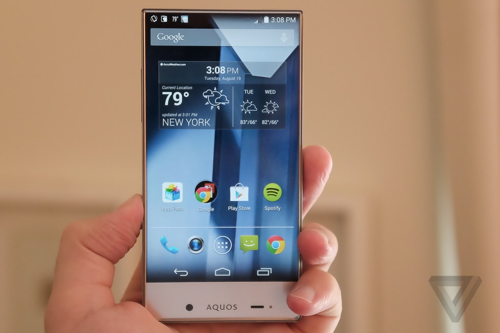 Mira lo bonito que es el nuevo smartphone de Sharp, que nunca nos llegará (fotos y videos)