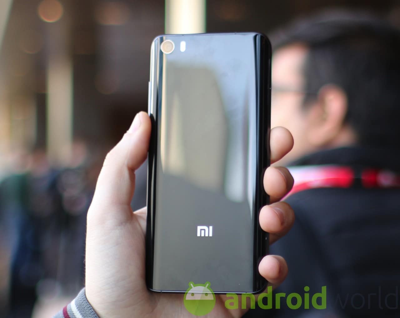 Novità per Xiaomi Mi Note 2 e Mi5s: corpo in vetro e... prezzo salato?