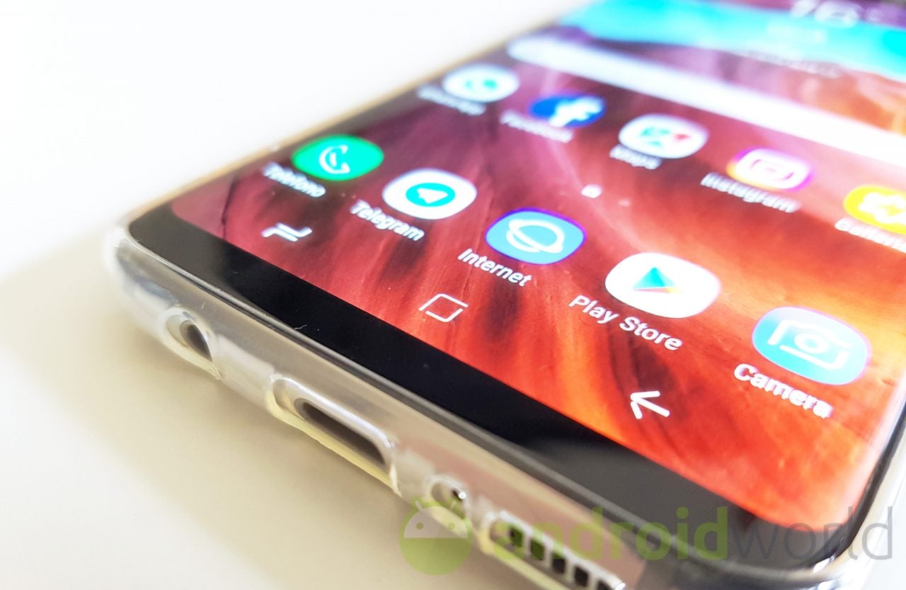 Primi indizi su Samsung Galaxy S9: display più sottile e leggero, grazie allo Y-OCTA OLED