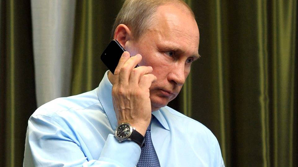 Putin explicó la falta de un teléfono inteligente
