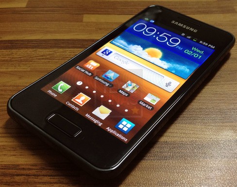 Samsung Galaxy S Advance: prime foto dal vivo