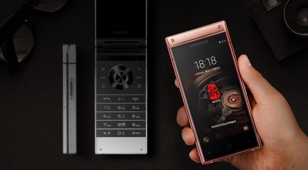 Samsung presenta W2019: el teléfono plegable que no compromete, ni siquiera en precio (foto)