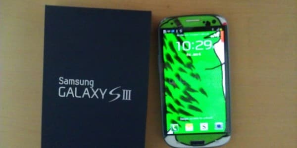 Samsung regala un Galaxy S III personalizzato ad un utente canadese