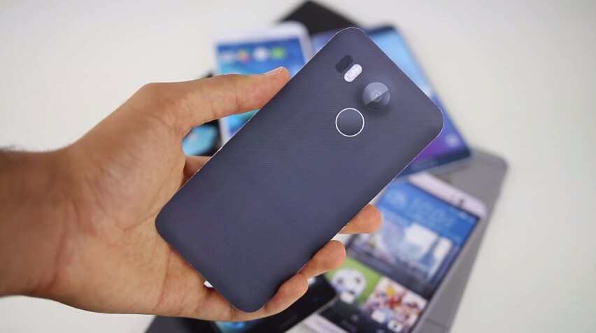 Guardate quant'è grande LG Nexus 5 (2015) rispetto alla concorrenza grazie a questo mockup (video)