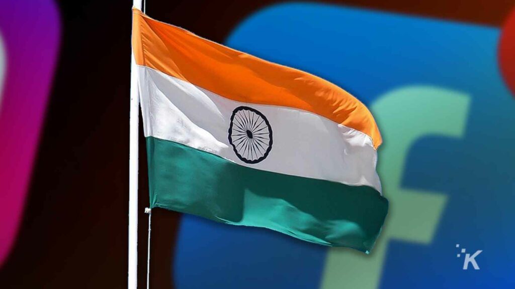 bandera india con logo de facebook