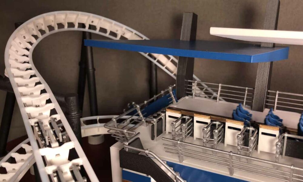 Alguien pasó más de 900 horas creando esta increíble montaña rusa impresa en 3D