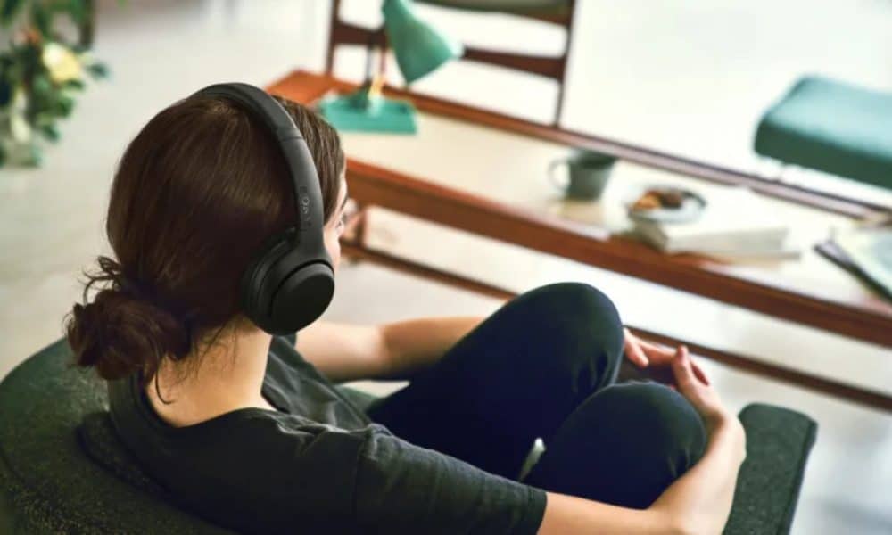 Cómo escuchar tu TV con auriculares