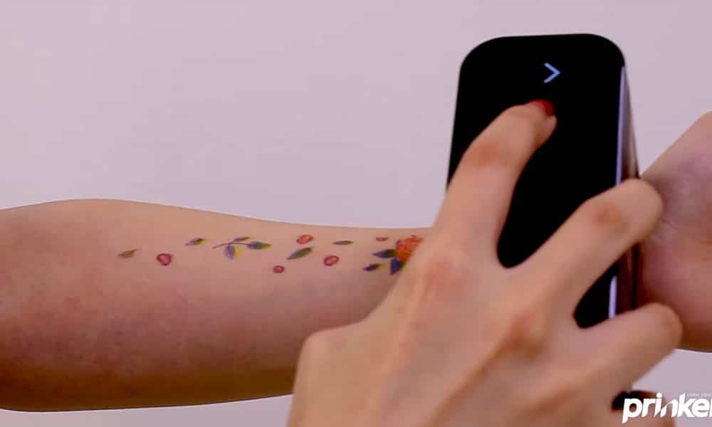 El Prinker S le permite escanear tatuajes temporales directamente en su cuerpo