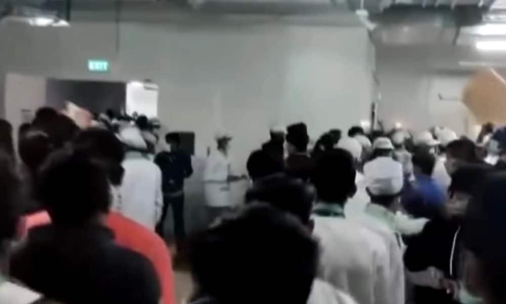 Estallan disturbios en la fábrica de iPhone en India después de que los trabajadores afirmen que no se les pagó de manera justa (o en absoluto)