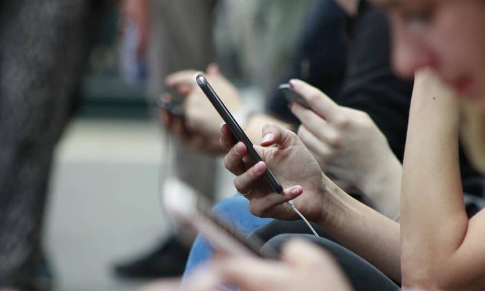 4 formas sencillas de espiar los mensajes de texto de alguien sin su teléfono