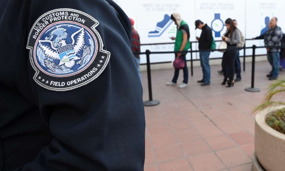 Los agentes fronterizos de EE. UU. Ahora pueden buscar computadoras portátiles y teléfonos inteligentes sin una orden judicial