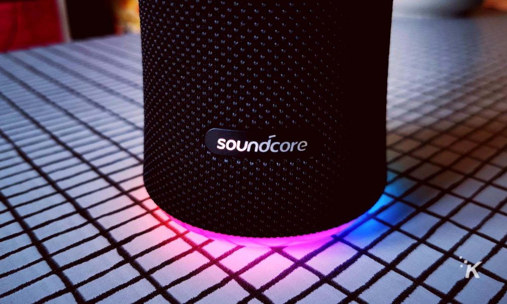 Revisión: Soundcore Flare 2: un festín para los oídos (y los ojos)