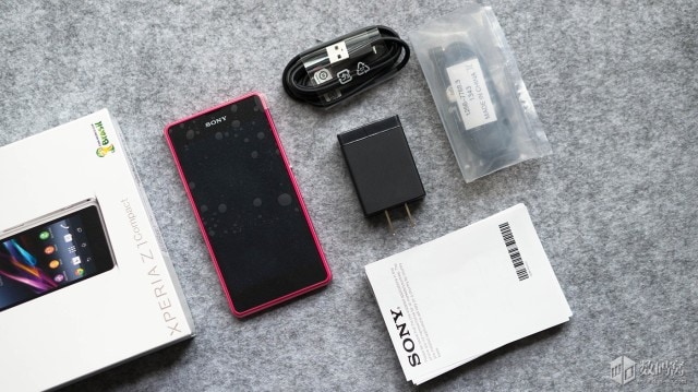 Sony Xperia Z1 Compact: aquí está el paquete de ventas (foto)