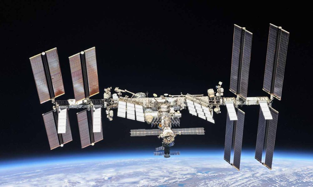 SpaceX comenzará a enviar turistas de pago a la ISS el próximo año