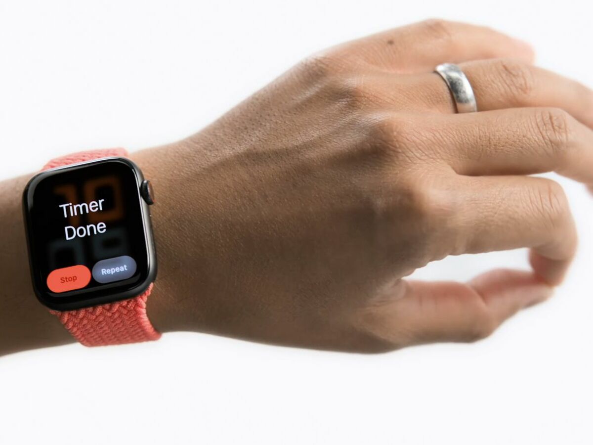 watchOS 8.3 extiende AssistiveTouch a modelos anteriores de Apple Watch