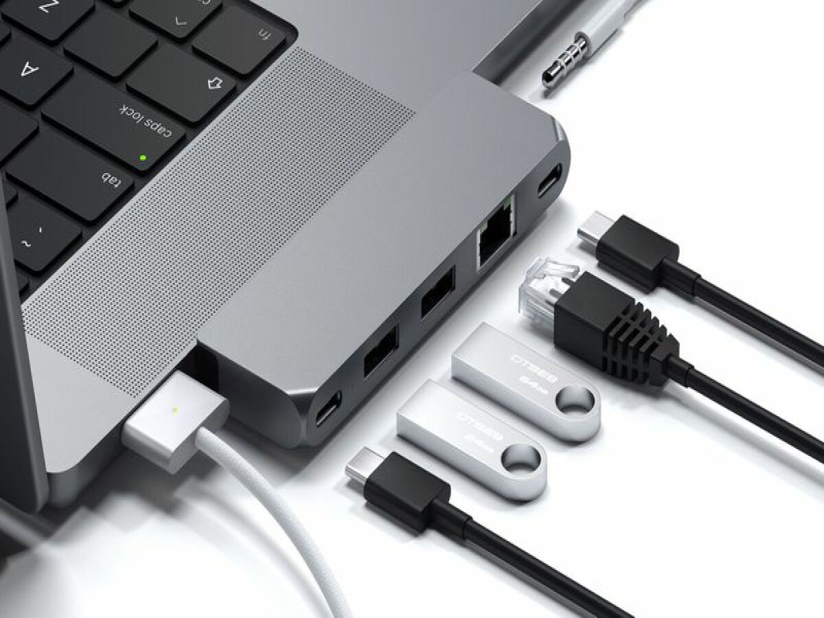 Un hub para el nuevo MacBook Pro con Ethernet y USB-C / USB-A en Satechi