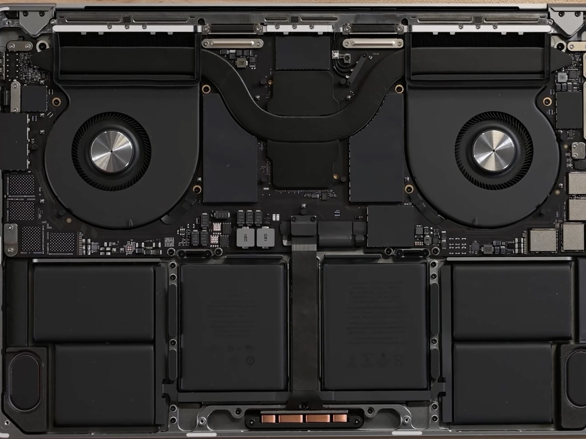 Desmontaje de MacBook Pro 16" M1 Pro: sin cambios drásticos