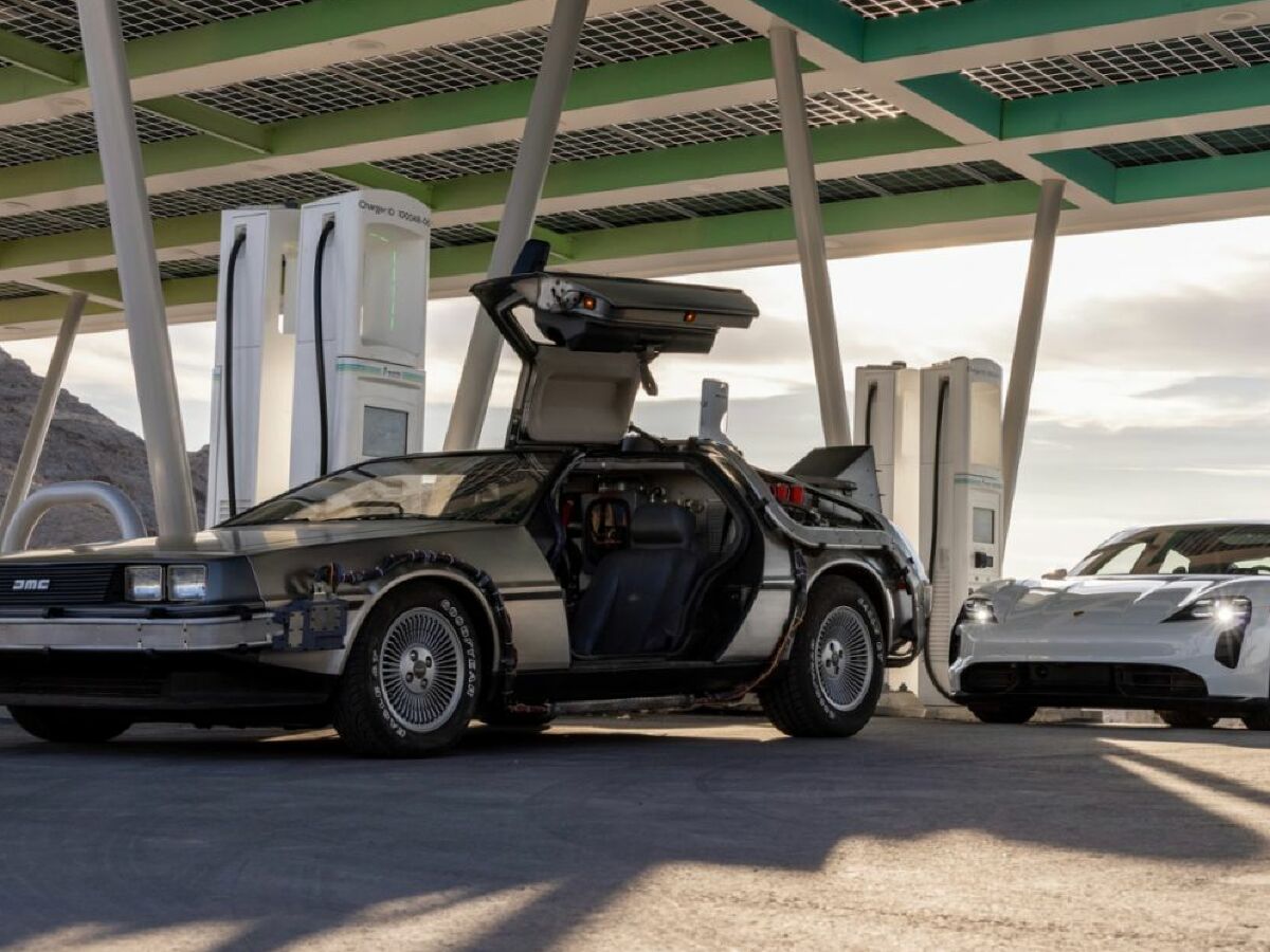 VE: un modo centinela remoto (Tesla) y Porsche de Regreso al futuro
