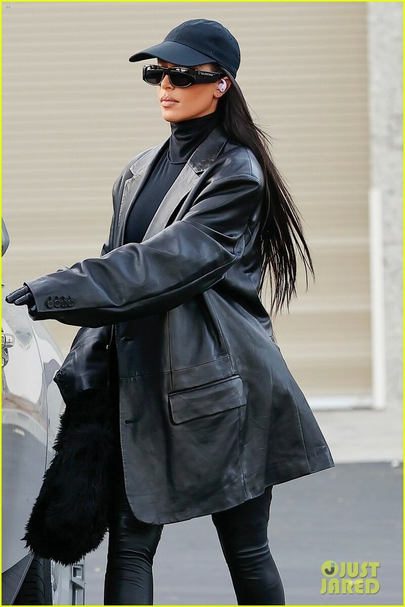 Ilustración: Kim Kardashian ya lo está haciendo  el anuncio del nuevo Beats Fit Pro