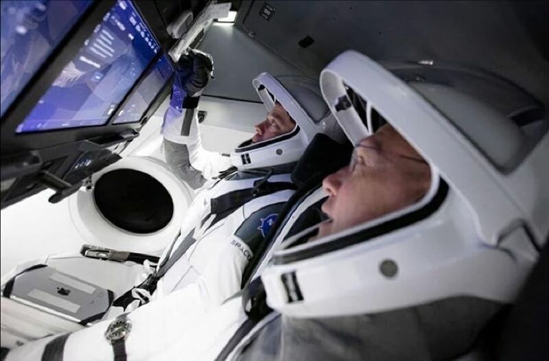 Ilustración: Exclusivo: en el corazón de los iPads de la ISS #cnes #spacex #nasa