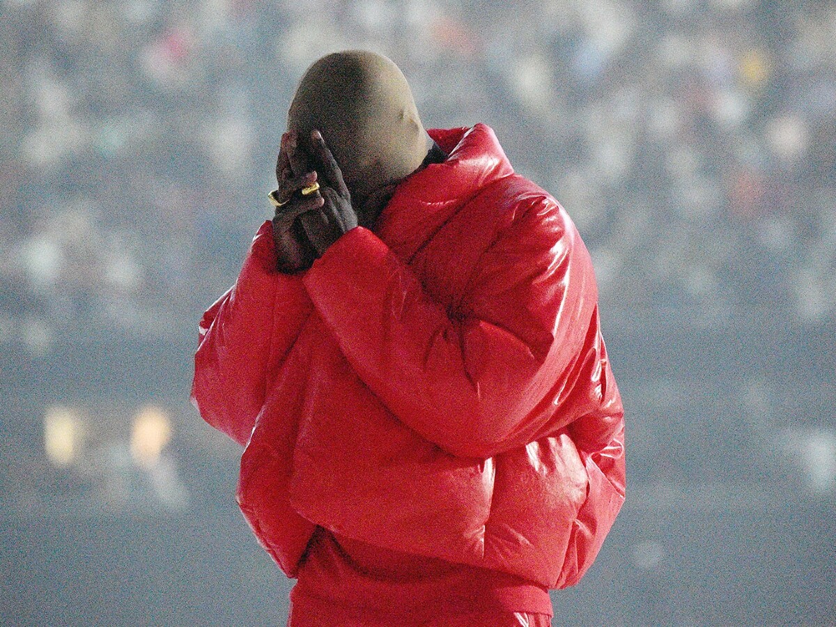 Apple Music: Kanye West explota las listas de éxitos de 2021