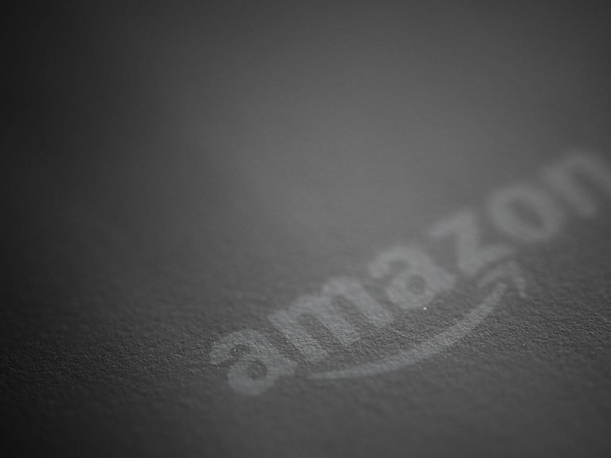 Amazon alinea las multas: 746 millones de euros en Europa y 34.500 euros en Rusia ...