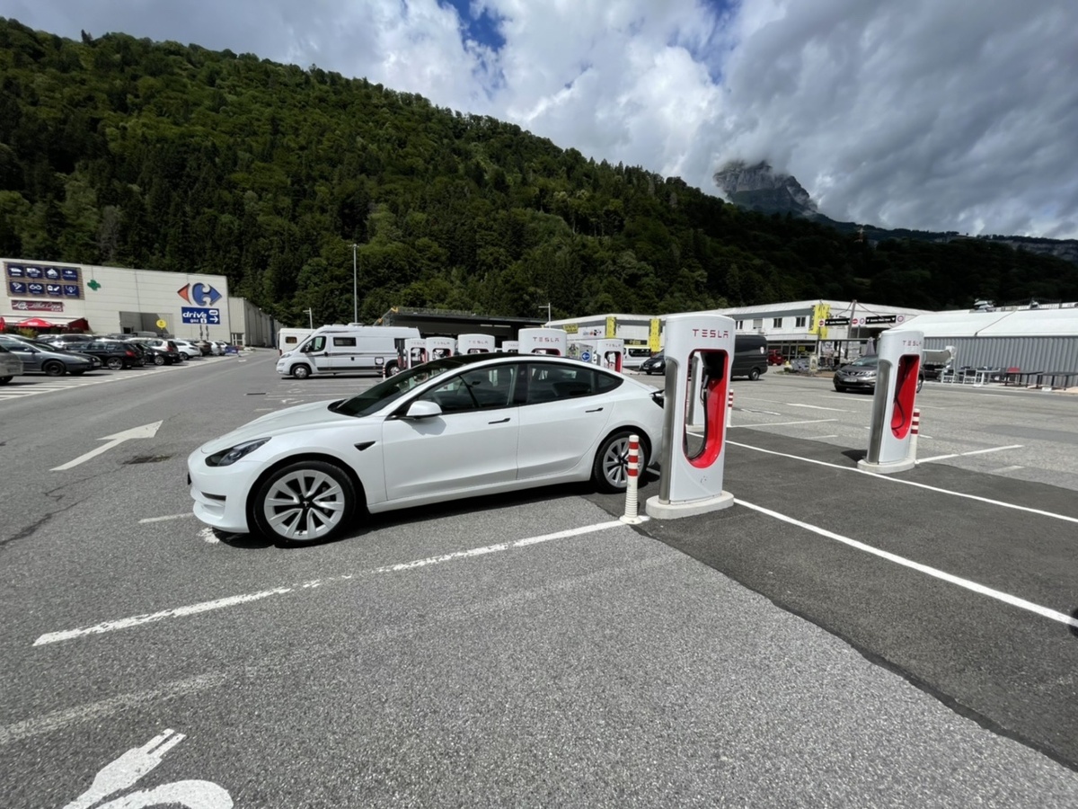 Tesla: próxima actualización para Model 3 / Y, con la nueva interfaz Model S