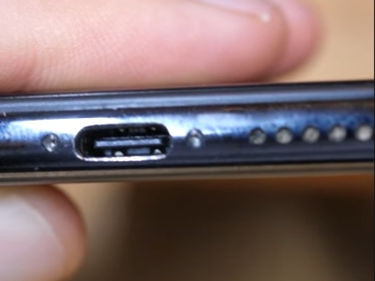 El video de la noche: aquí está el primer iPhone con un puerto USB-C