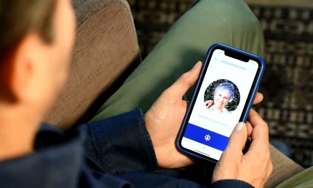 Esta IA te permite hablar con tus seres queridos después de su muerte