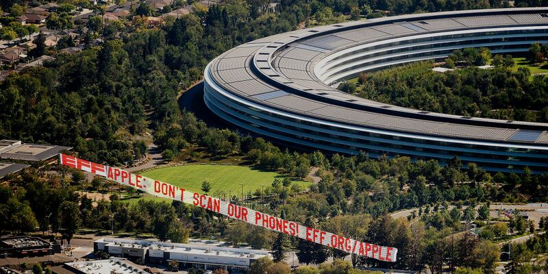 Ilustración: Los oponentes del escaneo del iPhone colocan el cursor sobre Apple Park (con un pequeño mensaje)