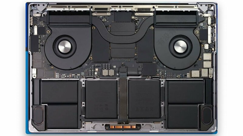 Illustratie: Een eerste demontage onthult de ingewanden van de MacBook Pro 16 & quot;  en de M1 Max-chip