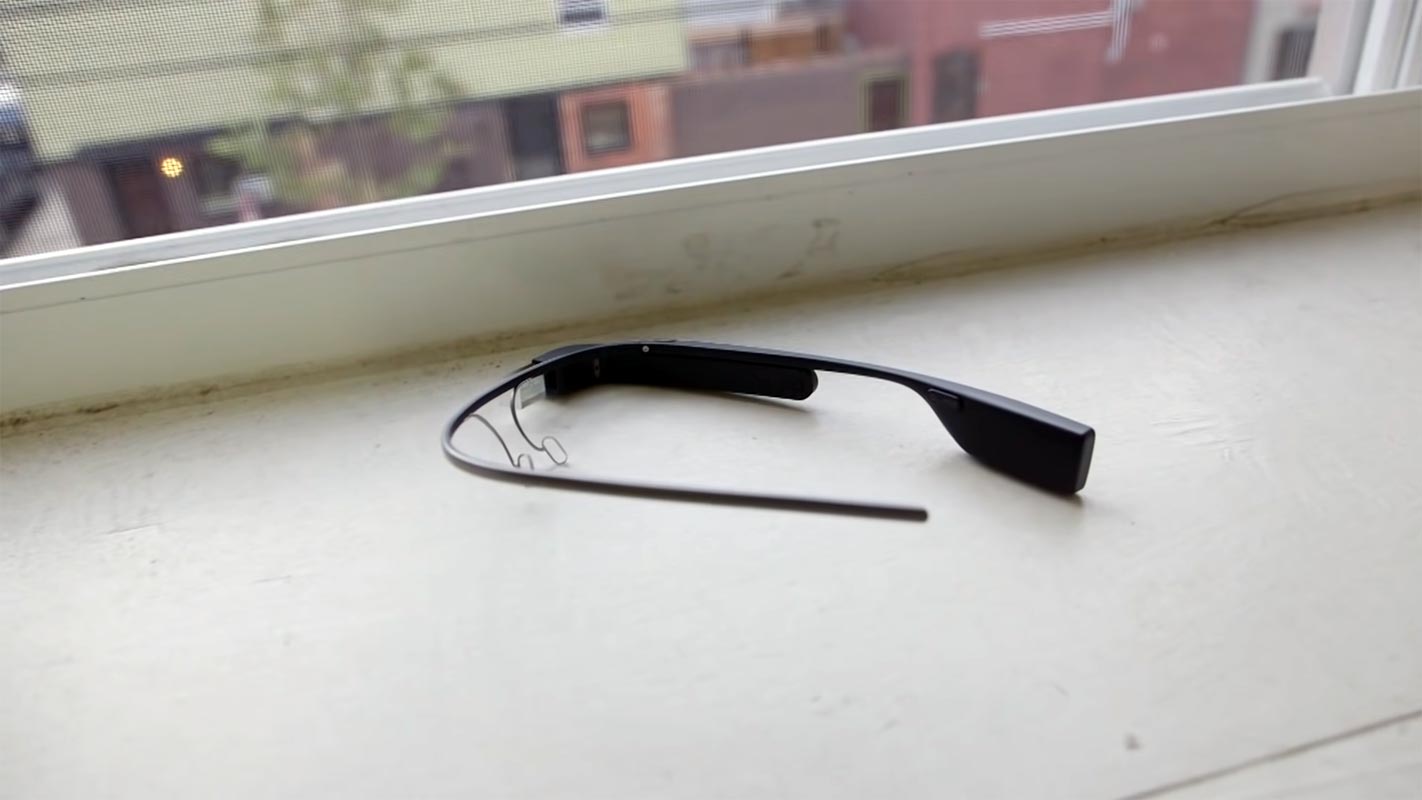 Google AR Glass en el estante WIndow