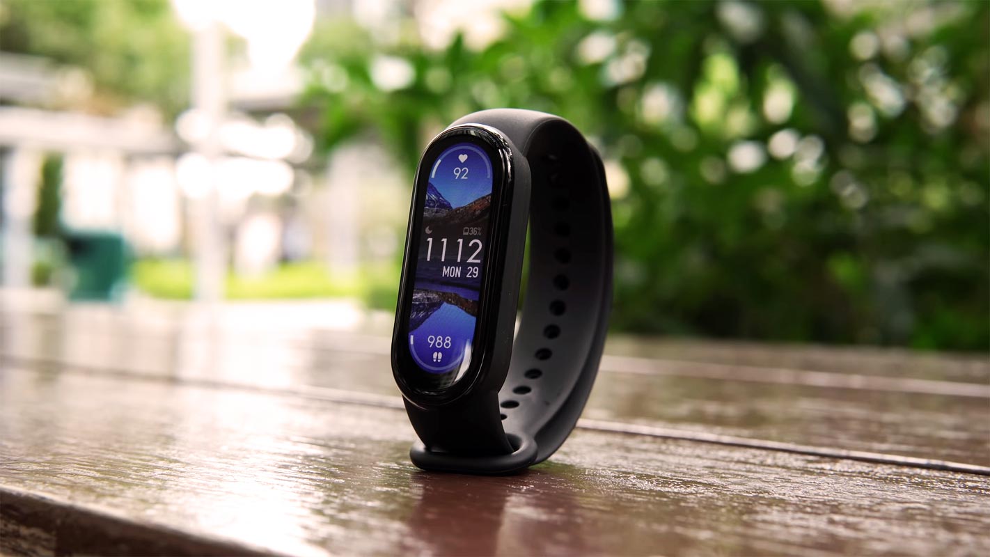 Xiaomi Smart Band 6 Screen on the Table