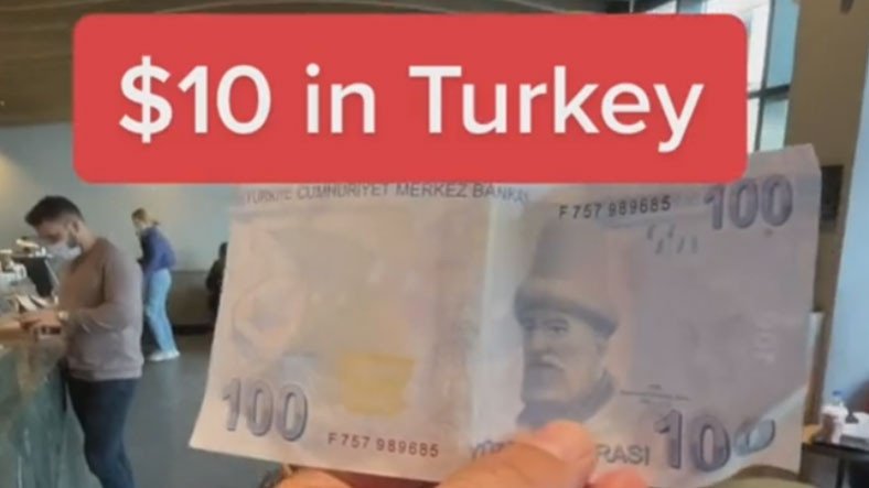 Bir YouTuber'ın Çektiği 'Sadece 10 Dolara Türkiye'de Ne Alabilirsin?' Videosu Viral Oldu: Yemediği Şey Kalmamış