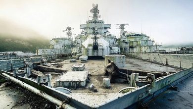 Impresionante vista de barco militar abandonado hace años