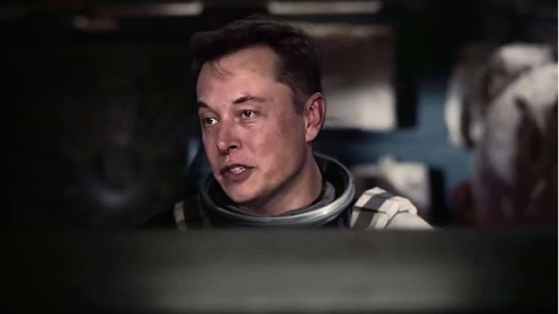 Tráiler interestelar con Elon Musk que supera al original