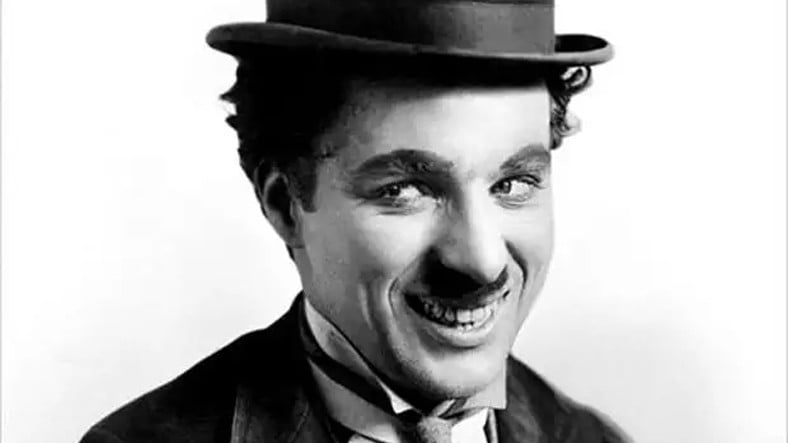 ¿Sabías que Chaplin le estaba contando un chiste a Turquía?