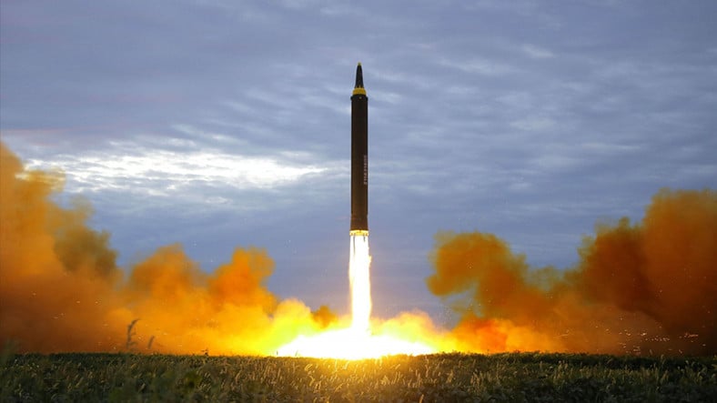 ¡Corea del Norte lanza misiles balísticos contra Japón!