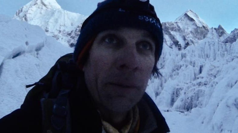 Everest'e Tırmanma Parasını Ödemeyen, Fakat Yakalandıktan Sonra 2 Katı Para Cezasına Çarptırılan Bahtsız Dağcı