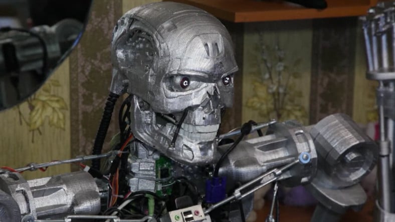 Rus Mühendis, 3D Yazıcı ile Terminatör Filmindeki Robotun Kopyasını Geliştirdi